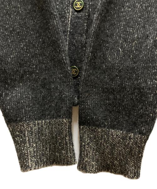 CHANEL（シャネル）CHANEL (シャネル) カシミヤココマークボタンカーディガン グレー サイズ:40の古着・服飾アイテム