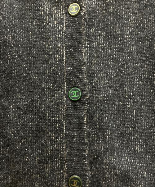CHANEL（シャネル）CHANEL (シャネル) カシミヤココマークボタンカーディガン グレー サイズ:40の古着・服飾アイテム