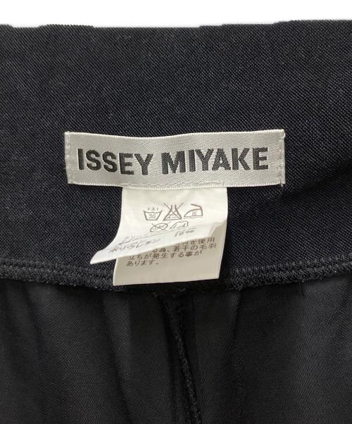 ISSEY MIYAKE（イッセイミヤケ）ISSEY MIYAKE (イッセイミヤケ) ハイウエストイージーパンツ ブラック サイズ:SIZE 2の古着・服飾アイテム