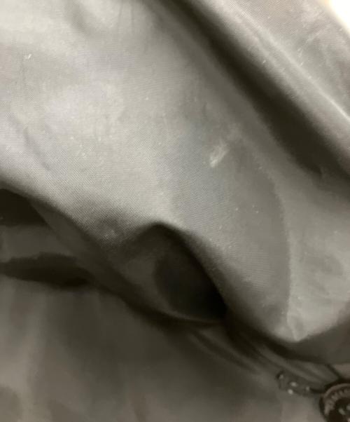 ARMANI COLLEZIONI（アルマーニ コレツィオーニ）ARMANI COLLEZIONI (アルマーニ コレツィオーニ) ショールカラーショートダウンジャケット ブラック サイズ:42の古着・服飾アイテム