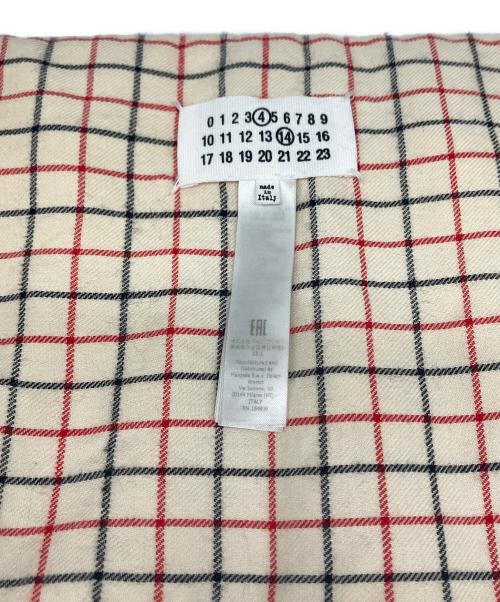 Maison Margiela（メゾンマルジェラ）Maison Margiela (メゾンマルジェラ) チェックパデッドマフラー ホワイトの古着・服飾アイテム