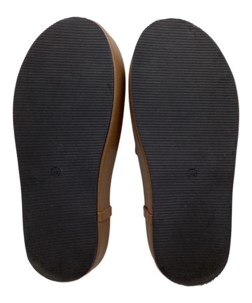 Jakke（ジャッキー）JAKKE (ジャッキー) LEAH SLIDE BEIGEサンダル コンビスライドサンダル ブラウン×レッド サイズ:39の古着・服飾アイテム