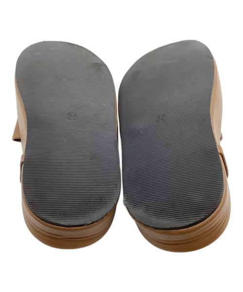 Jakke（ジャッキー）JAKKE (ジャッキー) LEAH SLIDE BEIGEサンダル コンビスライドサンダル ブラウン×レッド サイズ:39の古着・服飾アイテム