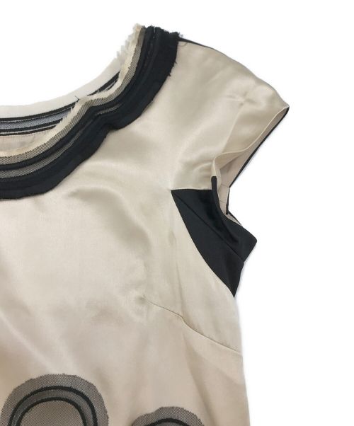 VIVIENNE TAM（ヴィヴィアンタム）VIVIENNE TAM (ヴィヴィアンタム) DISNEYコラボシルクワンピース ベージュ×ブラックの古着・服飾アイテム