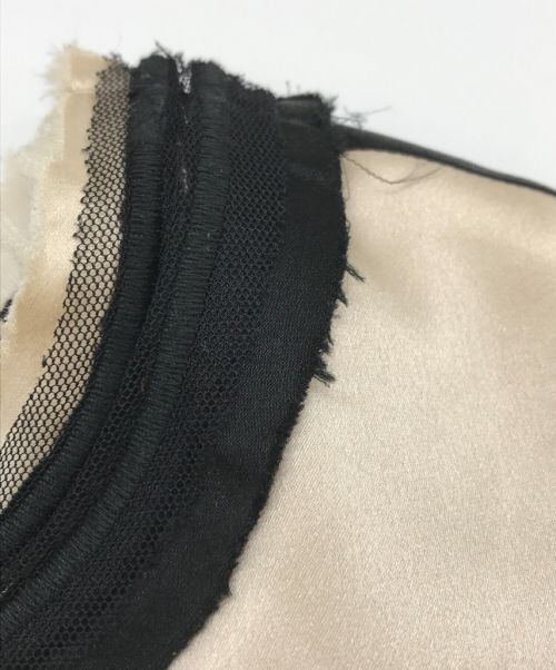 VIVIENNE TAM（ヴィヴィアンタム）VIVIENNE TAM (ヴィヴィアンタム) DISNEYコラボシルクワンピース ベージュ×ブラックの古着・服飾アイテム