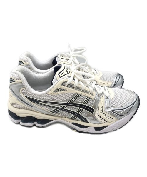 asics（アシックス）asics (アシックス) ローカットスニーカー アイボリー×シルバー サイズ:27の古着・服飾アイテム