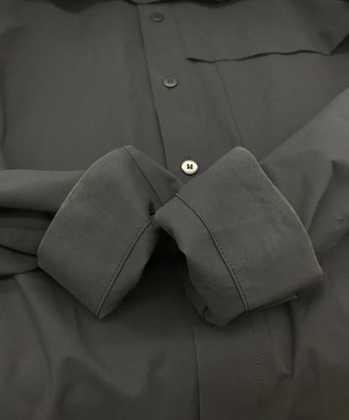 HOMME PLISSE ISSEY MIYAKE（オム プリッセ イッセイ ミヤケ）HOMME PLISSE ISSEY MIYAKE (オムプリッセ イッセイ ミヤケ) STRETCH SHIRT　HP31FJ330 ブラック サイズ:Sの古着・服飾アイテム