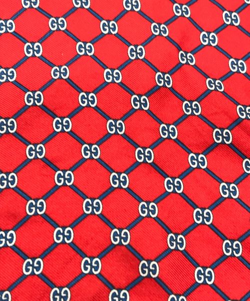 GUCCI（グッチ）GUCCI (グッチ) シルクハンカチ GGロゴ 630517 3G001 レッドの古着・服飾アイテム