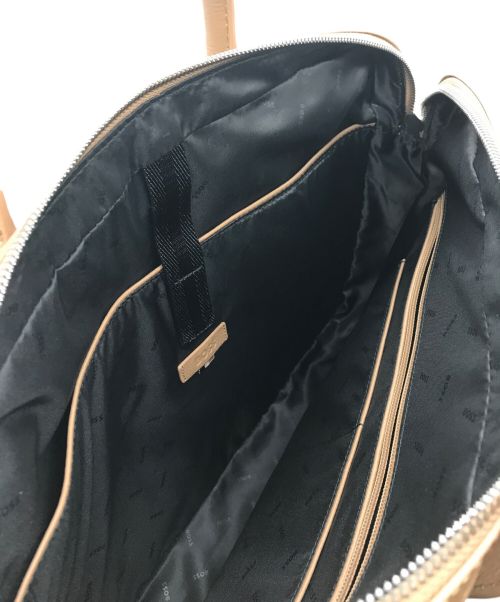 HUGO BOSS（ヒューゴ ボス）HUGO BOSS (ヒューゴ ボス) グレインレザー ドキュメントケース　ストラップ付　50498649 ブラウンの古着・服飾アイテム