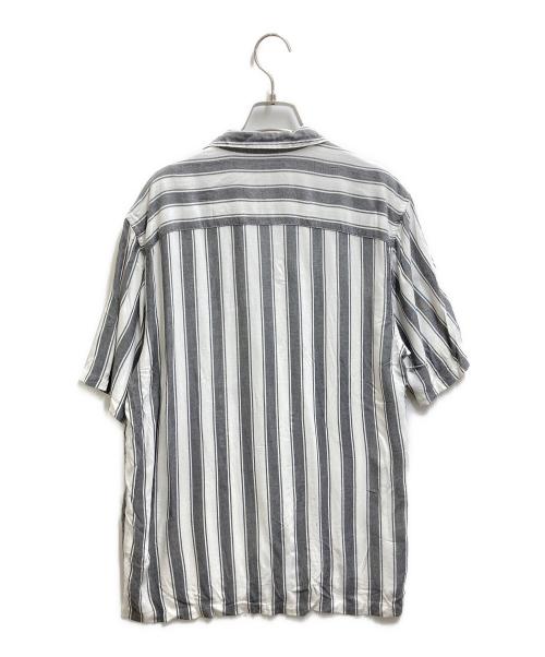 Carhartt WIP（カーハート ワークインプログレス）Carhartt WIP (カーハート ワークインプログレス) レーヨン半袖シャツ IO26296.89.90.03 ホワイト サイズ:Mの古着・服飾アイテム