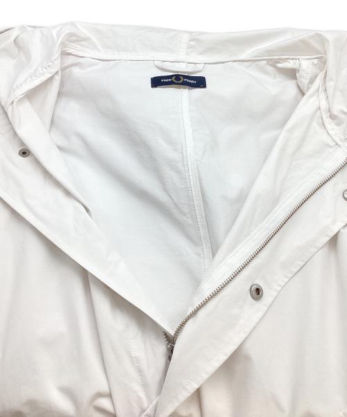 FRED PERRY（フレッドペリー）FRED PERRY (フレッドペリー) フィッシュテールパーカ ホワイト サイズ:Mの古着・服飾アイテム