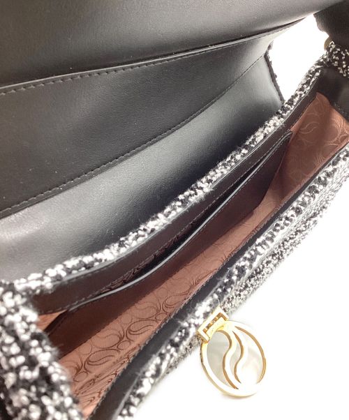STELLA McCARTNEY（ステラマッカートニー）STELLA McCARTNEY (ステラマッカートニー) S-Wave Padded Tweed Shoulder Bag 7B0025WP0234 ホワイト×ブラックの古着・服飾アイテム