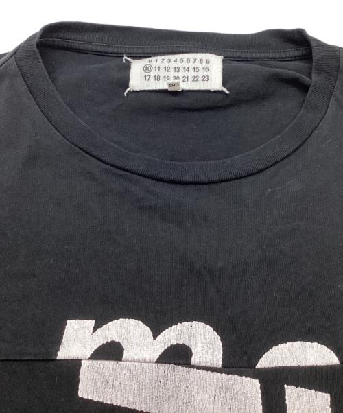 Maison Margiela（メゾンマルジェラ）Maison Margiela (メゾンマルジェラ) ロゴ再構築プリントTシャツ S50GC0463 S23034 17SS ブラック サイズ:50の古着・服飾アイテム