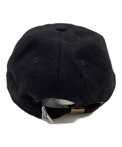 DEUXIEME CLASSE（ドゥーズィエム クラス）Deuxieme Classe (ドゥーズィエム クラス) BTN Logo キャップ / EVERYDAY I LIKE. × SKIN  / 23-090-500-8040-3-0 ブラックの古着・服飾アイテム