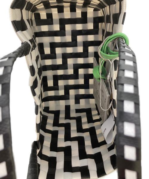 MARNI（マルニ）MARNI (マルニ) MARNI MARKET マルニマーケット ピクニックバッグ かごバッグ バスケットバッグ ブラック×ホワイトの古着・服飾アイテム