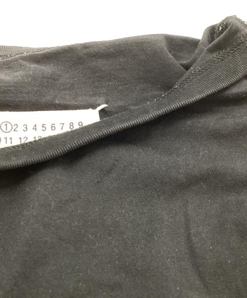 Maison Margiela（メゾンマルジェラ）Maison Margiela (メゾンマルジェラ) カレンダーグラフィックロゴTシャツ S50GC0684 S22816 ブラック サイズ:Lの古着・服飾アイテム