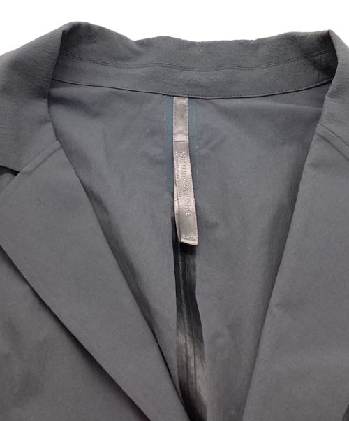 ARC'TERYX VEILANCE（アークテリクスヴェイランス）ARC'TERYX VEILANCE (アークテリクス ヴェイランス) BLAZER LT JACKET ブレザー LT ジャケット 23291-122338 グレー サイズ:XSの古着・服飾アイテム