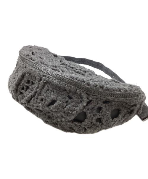 BRUNELLO CUCINELLI（ブルネロクチネリ）BRUNELLO CUCINELLI (ブルネロクチネリ) カシミヤニットボディバッグ / cashmere body bag / MB52D2355 グレーの古着・服飾アイテム
