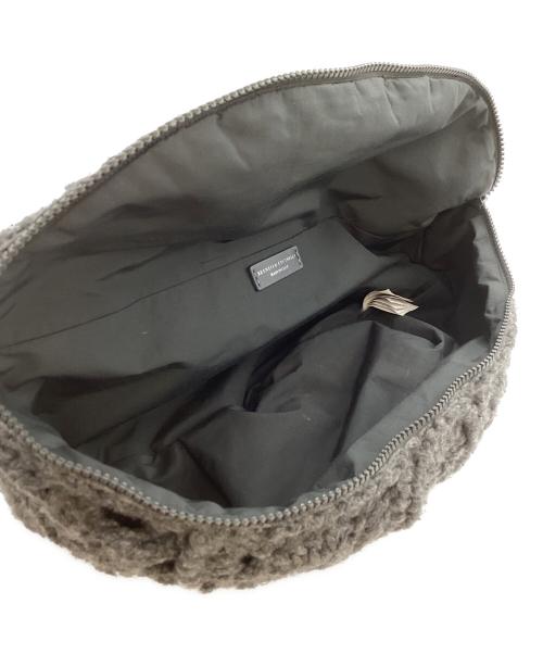 BRUNELLO CUCINELLI（ブルネロクチネリ）BRUNELLO CUCINELLI (ブルネロクチネリ) カシミヤニットボディバッグ / cashmere body bag / MB52D2355 グレーの古着・服飾アイテム