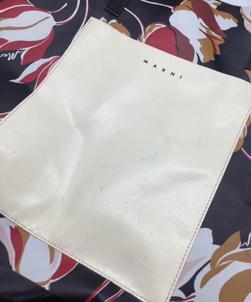 MARNI（マルニ）MARNI (マルニ) FLORAL SHOPPERトートバッグ　SHMP0052A0 ブラックの古着・服飾アイテム