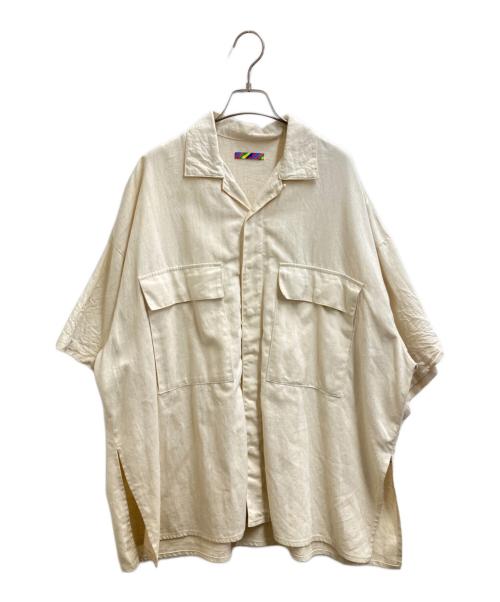 is-ness（イズネス）is-ness (イズネス) SLIT SHORT SLEEVE SHIRT / スリットショートスリーブシャツ / 31SSSH01-1 アイボリー サイズ:Lの古着・服飾アイテム