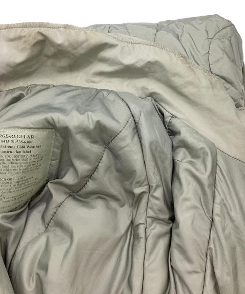 ECWCS（エクワックス）ECWCS (エクワックス) GEN3 LEVEL7 JACKET / 8415-01-538-6300 /  グレー サイズ:Lの古着・服飾アイテム