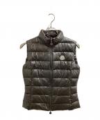 MONCLERモンクレール）の古着「ワンポイント ロゴ ダウンベスト / Logo don best / ガーニー ジレ / GHANY GILET / 120934830105 / モルドバ製 / Made in MOLDAVIA」｜オリーブ