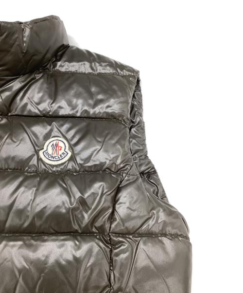 MONCLER（モンクレール）MONCLER ワンポイント ロゴ ダウンベスト / Logo don best / ガーニー ジレ / GHANY GILET / 120934830105 / モルドバ製 / Made in MOLDAVIA オリーブ サイズ:1の古着・服飾アイテム
