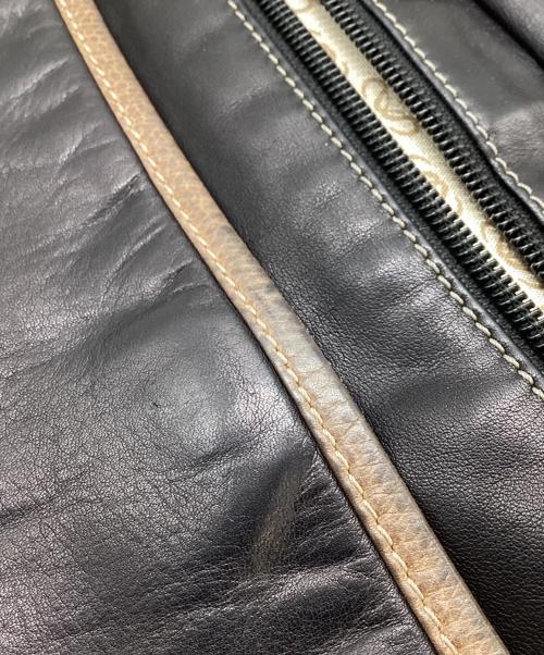 LOEWE（ロエベ）LOEWE (ロエベ) レザーショルダーバッグ ブラックの古着・服飾アイテム