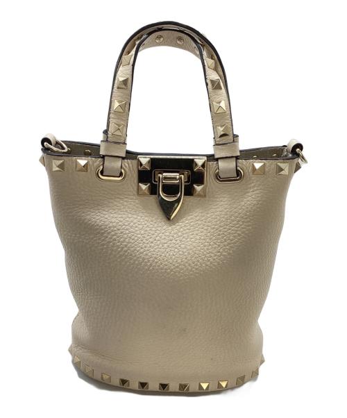 VALENTINO GARAVANI（ヴァレンティノ・ガラヴァーニ）VALENTINO GARAVANI (ヴァレンティノ・ガラヴァーニ) スタッズクロスボディポーチ　 ベージュの古着・服飾アイテム