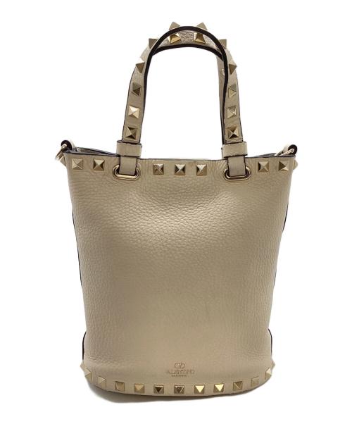 VALENTINO GARAVANI（ヴァレンティノ・ガラヴァーニ）VALENTINO GARAVANI (ヴァレンティノ・ガラヴァーニ) スタッズクロスボディポーチ　 ベージュの古着・服飾アイテム