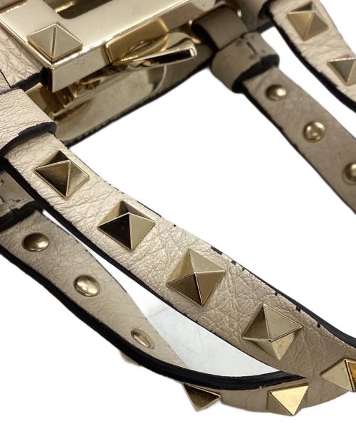 VALENTINO GARAVANI（ヴァレンティノ・ガラヴァーニ）VALENTINO GARAVANI (ヴァレンティノ・ガラヴァーニ) スタッズクロスボディポーチ　 ベージュの古着・服飾アイテム