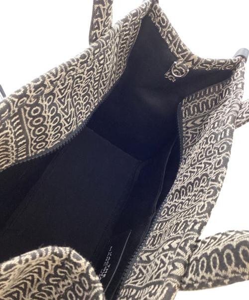 MARC JACOBS（マークジェイコブズ）MARC JACOBS (マーク ジェイコブス) ザモノグラムジャカードトート バッグミディアム 2F4HTT015 ブラックの古着・服飾アイテム