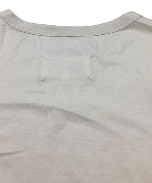 Maison Margiela（メゾンマルジェラ）Maison Margiela (メゾンマルジェラ) カレンダーグラフィックTシャツ S50GC0684 S22816 ホワイト サイズ:Mの古着・服飾アイテム