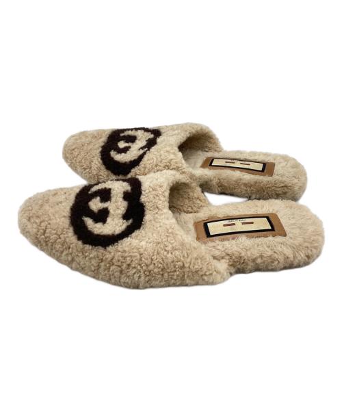 GUCCI（グッチ）GUCCI (グッチ) Eileen Logo print Shearling Slippers /アイリーン ロゴプリント シアリング スリッパ / イタリア製 / Made In Italy ベージュ サイズ:8の古着・服飾アイテム