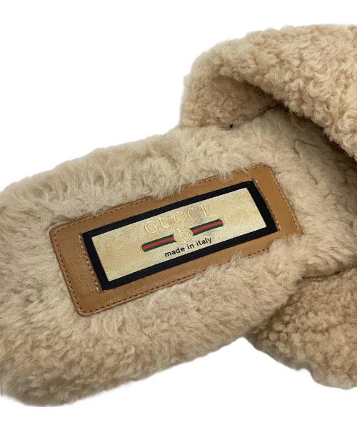 GUCCI（グッチ）GUCCI (グッチ) Eileen Logo print Shearling Slippers /アイリーン ロゴプリント シアリング スリッパ / イタリア製 / Made In Italy ベージュ サイズ:8の古着・服飾アイテム