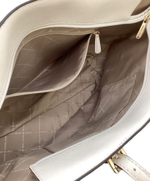 MICHAEL KORS（マイケル・コース）MICHAEL KORS (マイケルコース) トートバッグ / tote bag / 35S1G2FT7L / GILLY LG DRWSTG TRAVL TOTE アイボリーの古着・服飾アイテム