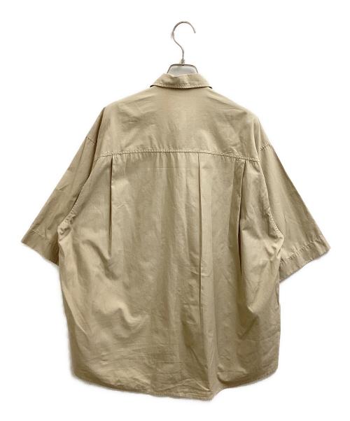 AURALEE（オーラリー）AURALEE (オーラリー) WASHED FINX TWILL HALF SLEEVED BIG SHIRTS A8SS03TN ベージュ サイズ:4の古着・服飾アイテム