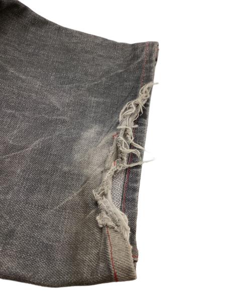 ISSEY MIYAKE（イッセイミヤケ）ISSEY MIYAKE (イッセイミヤケ) デニムパンツ / ME31FF066 グレー サイズ:4の古着・服飾アイテム