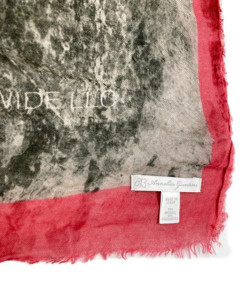 813 OTTOTREDICI ANNALISA GIUNTINI（オットトレディッチ アンナリサ・ジュインティーニ）813 OTTOTREDICI ANNALISA GIUNTINI (オットトレディッチ アンナリサ・ジュインティーニ) カシミヤ混スカーフ　スヌーピーコラボ グレー×ピンクの古着・服飾アイテム