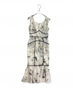 HER LIP TOハーリップトゥ）の古着「Endless Romance Long Dress エンドレスロマンスロングドレス 1222305066　1222305066」｜ホワイト