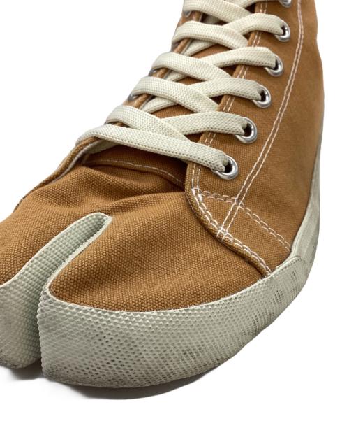 Maison Margiela（メゾンマルジェラ）Maison Margiela (メゾンマルジェラ) Maison Margiela / メゾンマルジェラ / Tabiハイカットスニーカー ブラウン サイズ:41の古着・服飾アイテム