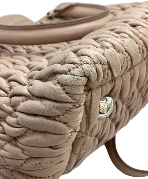 MIU MIU（ミュウミュウ）MIU MIU (ミュウミュウ) 2WAYバッグ ナッパクリスタル マテラッセ 5BE001 ベージュの古着・服飾アイテム