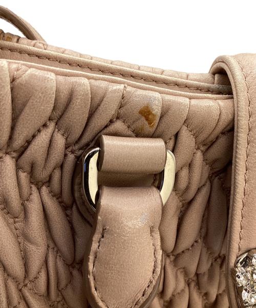 MIU MIU（ミュウミュウ）MIU MIU (ミュウミュウ) 2WAYバッグ ナッパクリスタル マテラッセ 5BE001 ベージュの古着・服飾アイテム