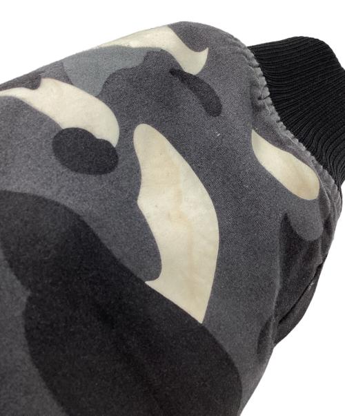 A BATHING APE（ア ベイシング エイプ）A BATHING APE (ア ベイシング エイプ) シャーク ダウンジャケット カモフラ柄 / shark down jacket / camouflage pattern / 001HJD701011X ブラック サイズ:Lの古着・服飾アイテム