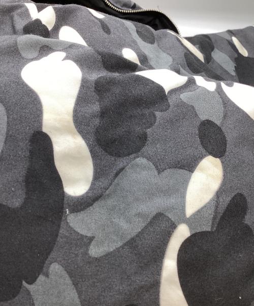 A BATHING APE（ア ベイシング エイプ）A BATHING APE (ア ベイシング エイプ) シャーク ダウンジャケット カモフラ柄 / shark down jacket / camouflage pattern / 001HJD701011X ブラック サイズ:Lの古着・服飾アイテム