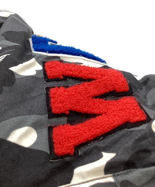 A BATHING APE（ア ベイシング エイプ）A BATHING APE (ア ベイシング エイプ) シャーク ダウンジャケット カモフラ柄 / shark down jacket / camouflage pattern / 001HJD701011X ブラック サイズ:Lの古着・服飾アイテム