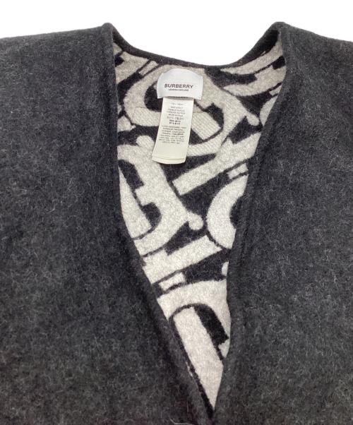 BURBERRY（バーバリー）BURBERRY (バーバリー) リバーシブルモノグラムケープ/8021795 ブラック サイズ:不明(記入なし)の古着・服飾アイテム