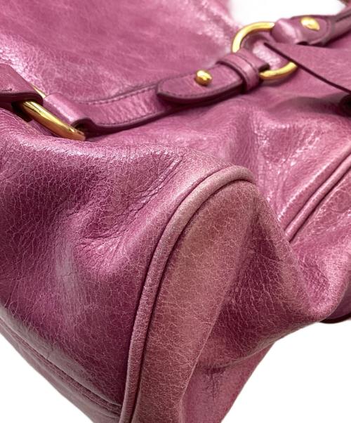 MIU MIU（ミュウミュウ）MIU MIU (ミュウミュウ) サイドリボン2WAYバッグ　ヴィッテロリュクス サイドリボン　197R　RT0365　ヴィッテロリュクス サイドリボン ピンクの古着・服飾アイテム