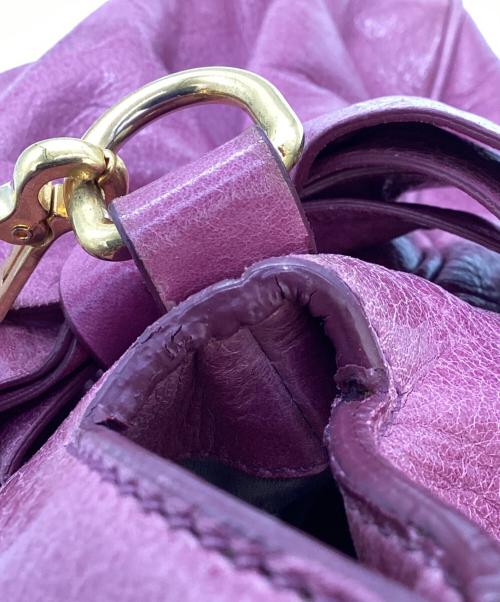 MIU MIU（ミュウミュウ）MIU MIU (ミュウミュウ) サイドリボン2WAYバッグ　ヴィッテロリュクス サイドリボン　197R　RT0365　ヴィッテロリュクス サイドリボン ピンクの古着・服飾アイテム